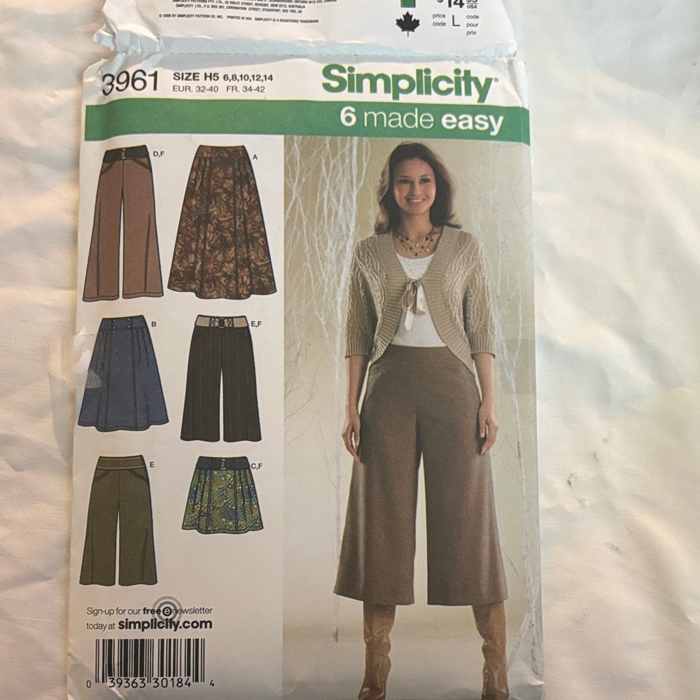 UNCUT 1977 Simplicity Sewing Pattern 3961 Wide Leg Culottes in Brown and Cream